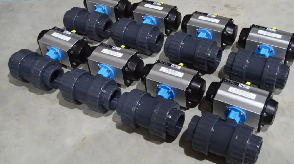 Van bi nhựa điều khiển điện Trung Quốc 6 van bi nhua cpvc vattuaz.vn 12